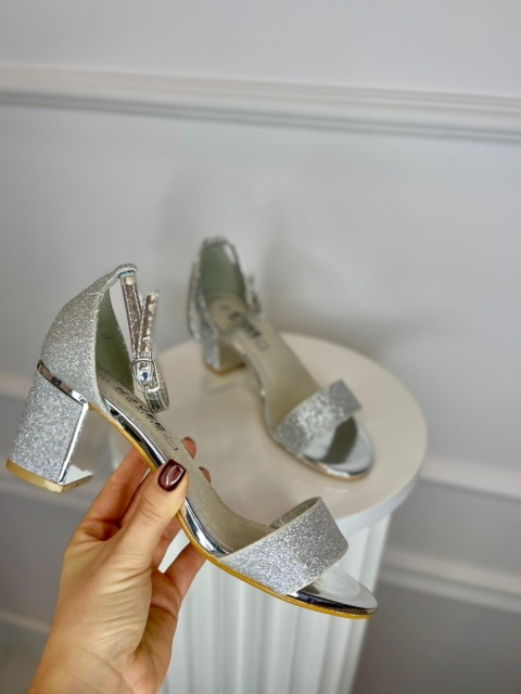 Sandały na słupku TEXAS srebro