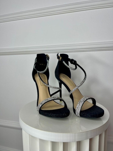 Sandały na szpilce MEX czerń