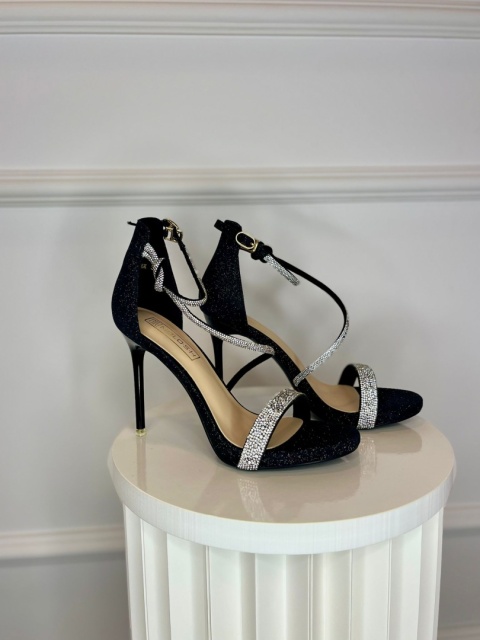 Sandały na szpilce MEX czerń